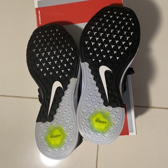 Brand new sneaker - Picture 3 of 4